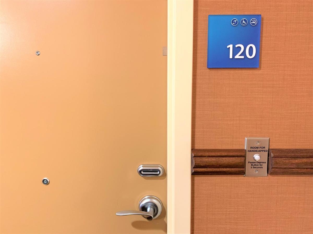 Holiday Inn Express Fresno Northwest - Herndon By Ihg Bagian luar foto