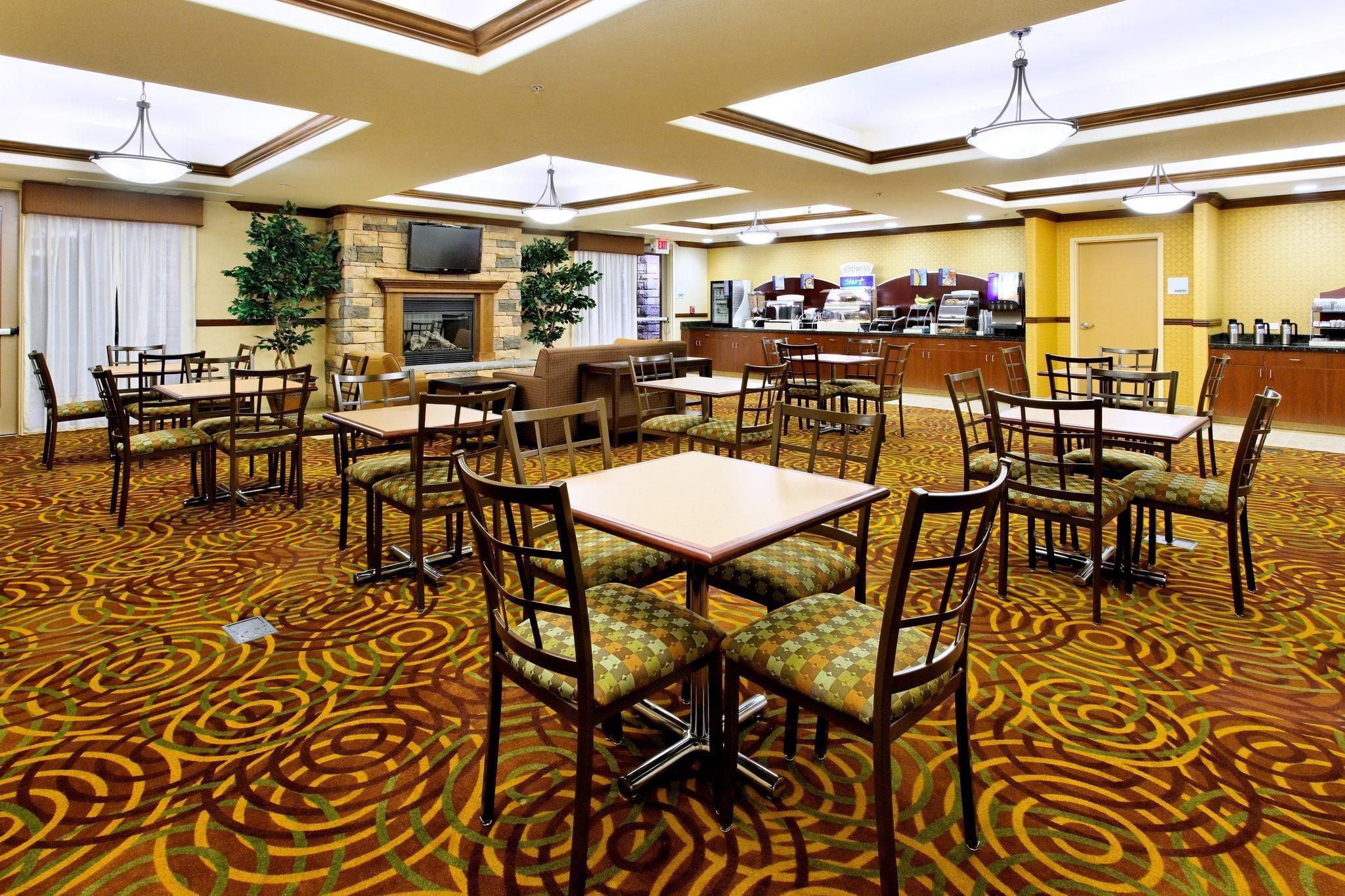 Holiday Inn Express Fresno Northwest - Herndon By Ihg Bagian luar foto