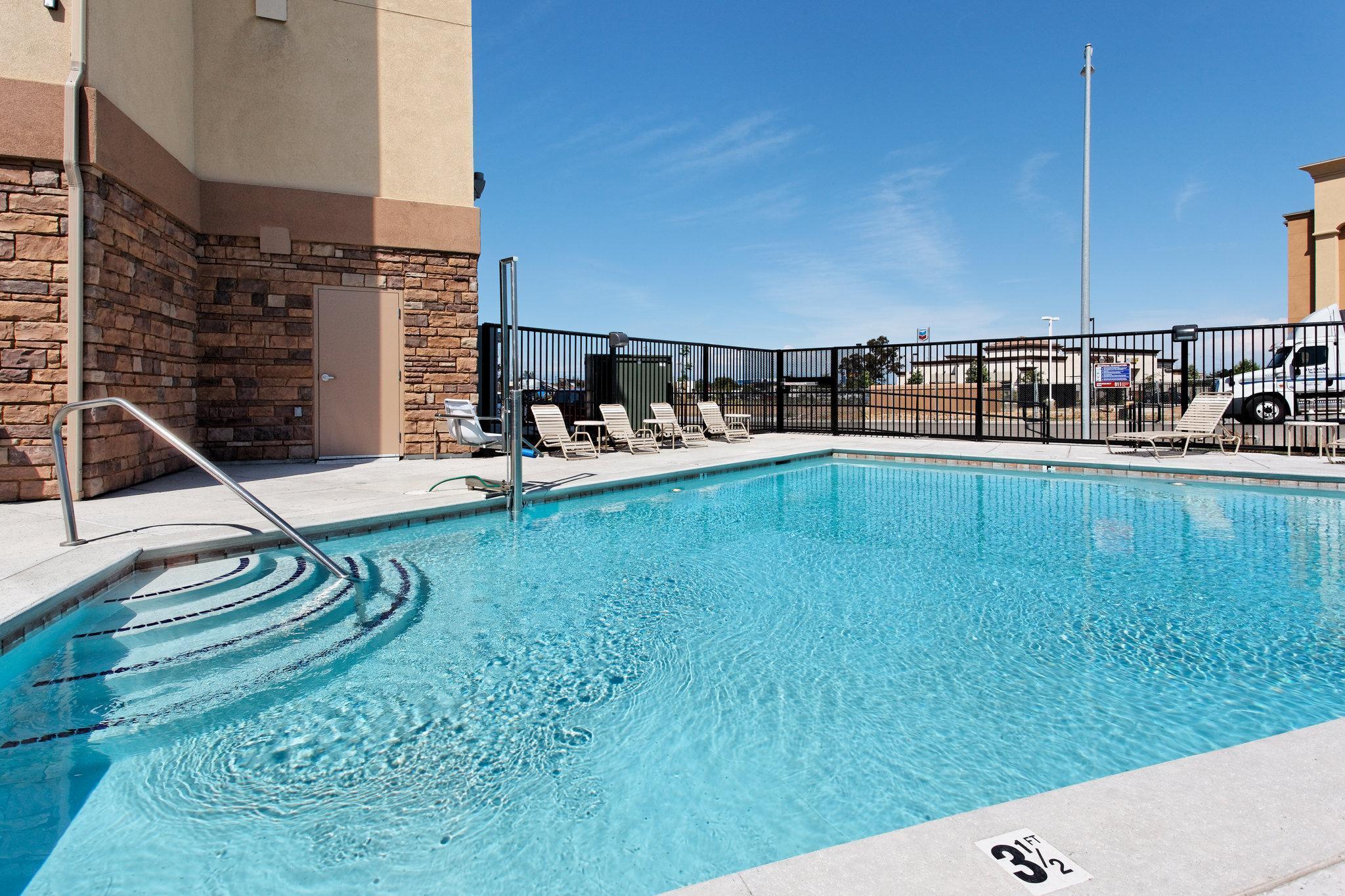 Holiday Inn Express Fresno Northwest - Herndon By Ihg Bagian luar foto