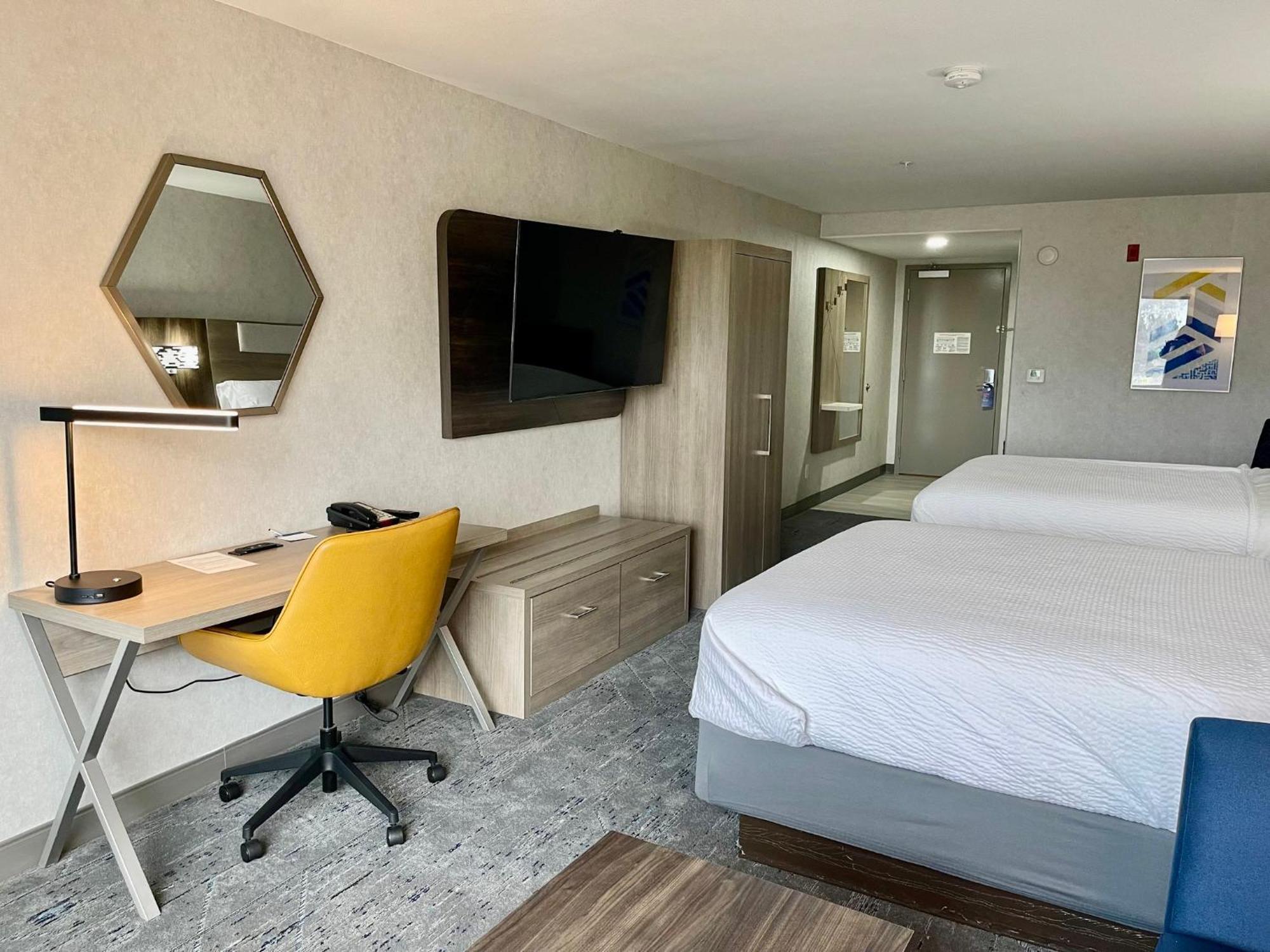 Holiday Inn Express Fresno Northwest - Herndon By Ihg Bagian luar foto