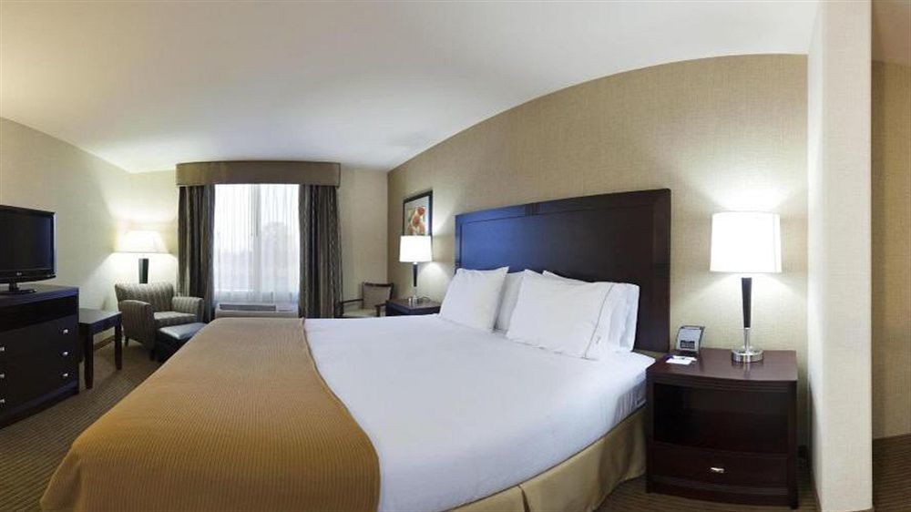 Holiday Inn Express Fresno Northwest - Herndon By Ihg Bagian luar foto